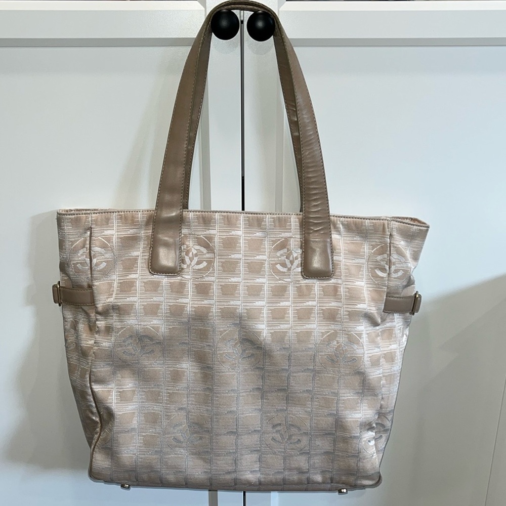 Chanel travel tote beige